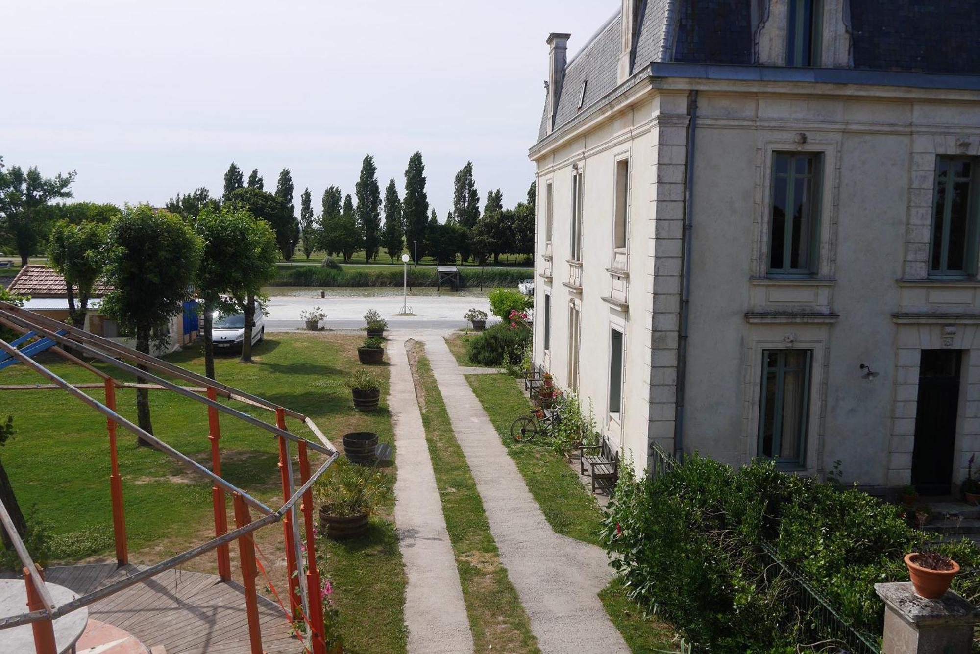 Hotel Le Domaine Du Meunier Mortagne-sur-Gironde Zimmer foto